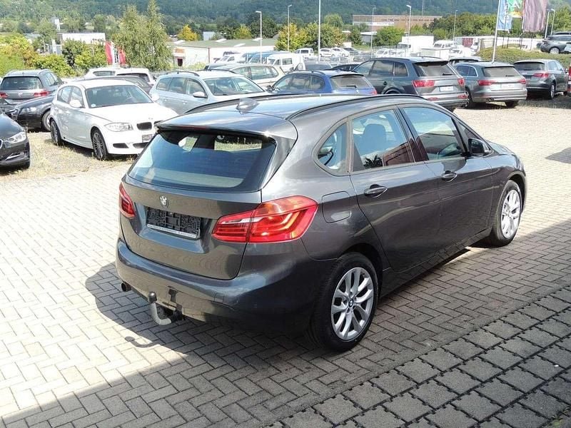 Gebraucht BMW 218 Basis 150 PS (110 kW) 2016 Grau Kombi