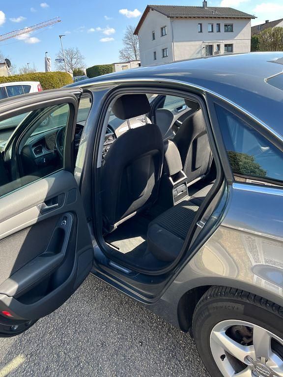 Gebraucht Audi A4 Ambiente 120 PS (88 kW) 2012 Grau Limousine