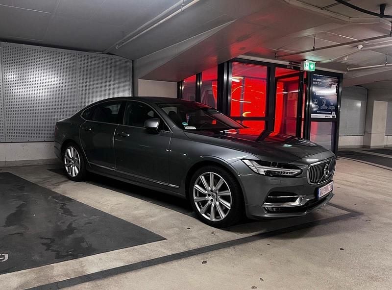 Silber Gebraucht 2018 Volvo S90 Inscription Limousine | 23.500 € (Fairer Preis) - Bild 1/4