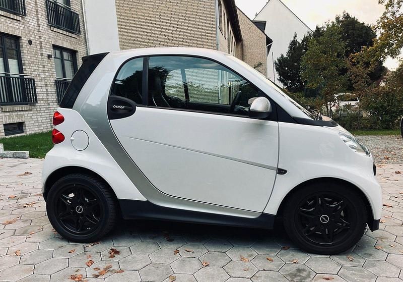 Gebraucht Smart ForTwo Coupé 61 PS (44 kW) 2014 Weiß Coupé