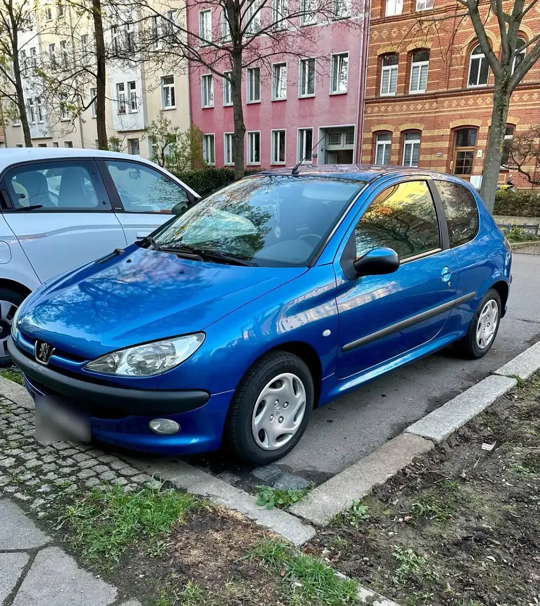Używany Peugeot 206 75 KM (55 kW) 2002 Niebieski Coupe