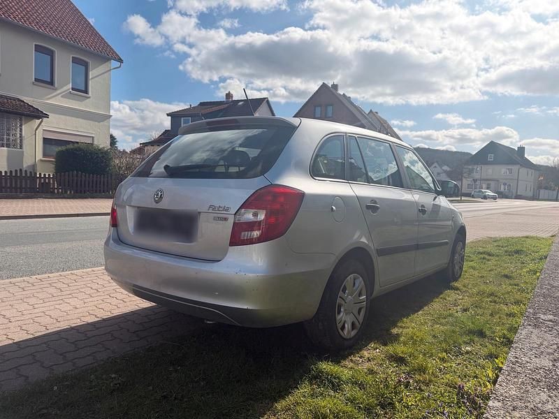 Gebraucht Skoda Fabia 90 PS (66 kW) 2012 Silber Kombi