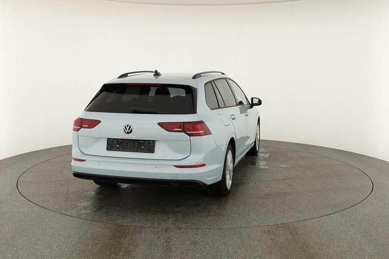 Neu VW Golf VIII Life 150 PS (110 kW) 2026 Moon white perleffekt Kombi