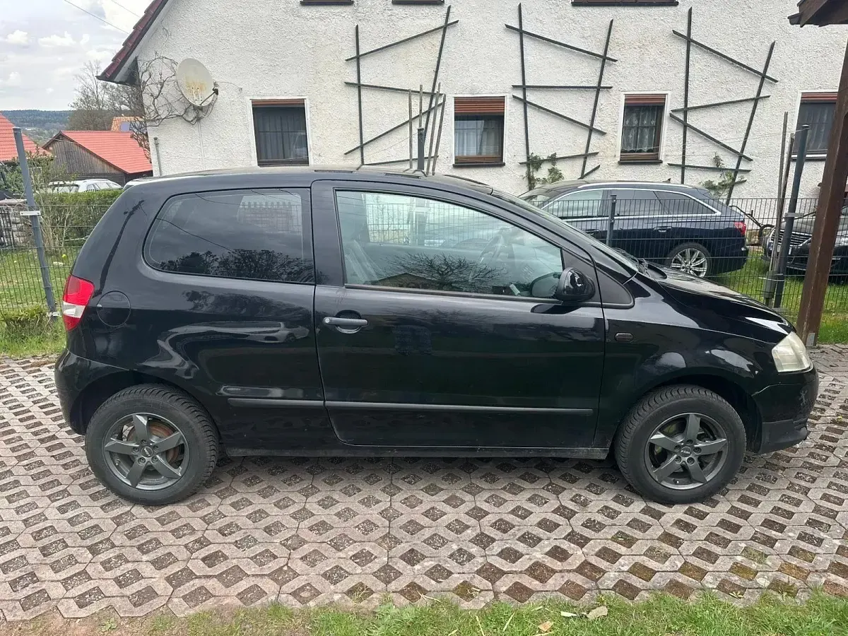 Używany VW Fox 75 KM (55 kW) 2007 Czarny Hatchback