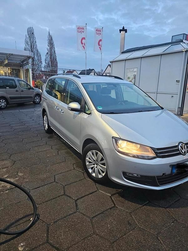 Gebraucht VW Sharan 140 PS (102 kW) 2013 Silber Van / Kleinbus