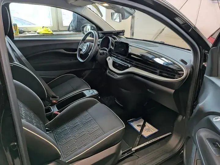 Gebraucht Fiat 500e Action 69 kW (95 PS) 2022 Schwarz Kleinwagen