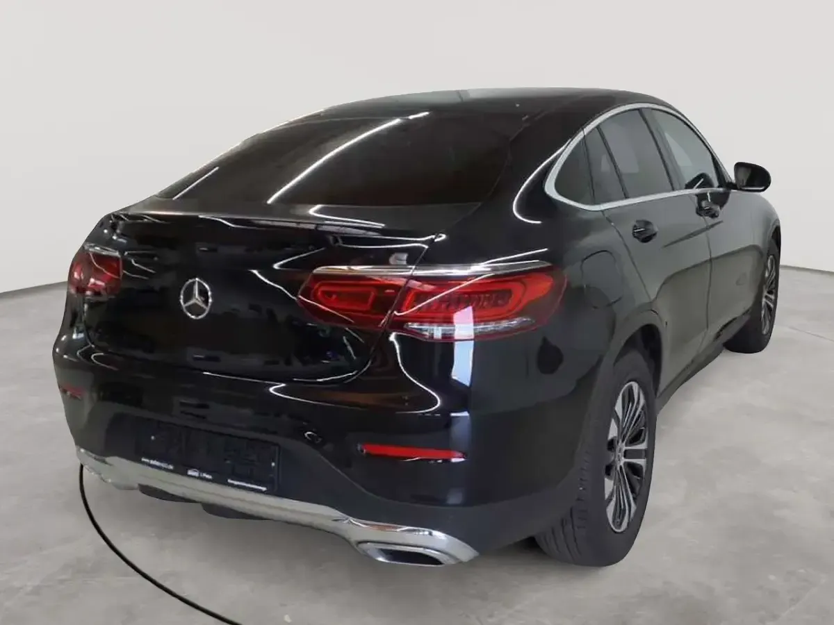 Gebraucht Mercedes GLC200 197 PS (144 kW) 2022 Obsidianschwarz metallic SUV