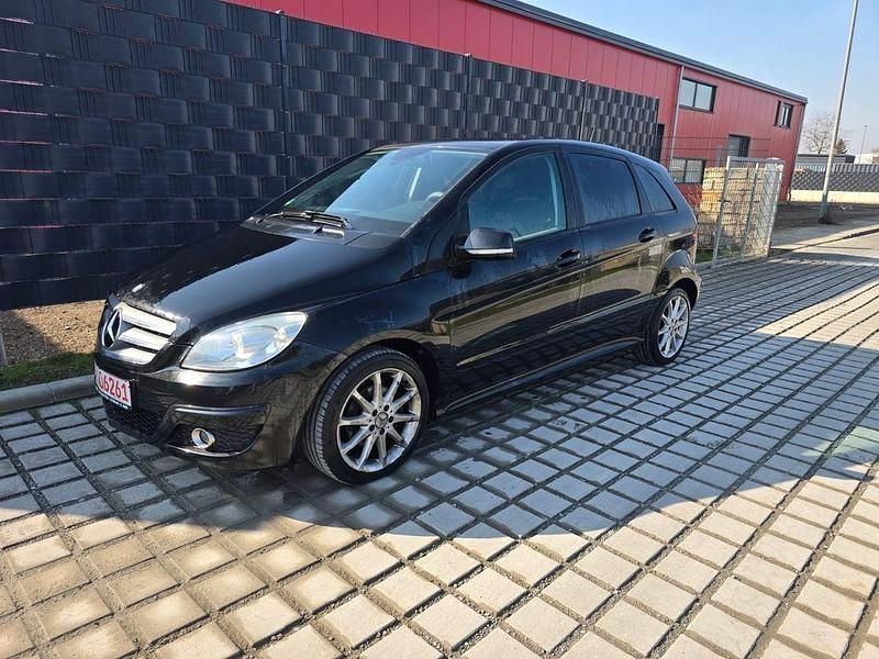 Gebraucht Mercedes B180 109 PS (80 kW) 2010 Schwarz Van / Kleinbus