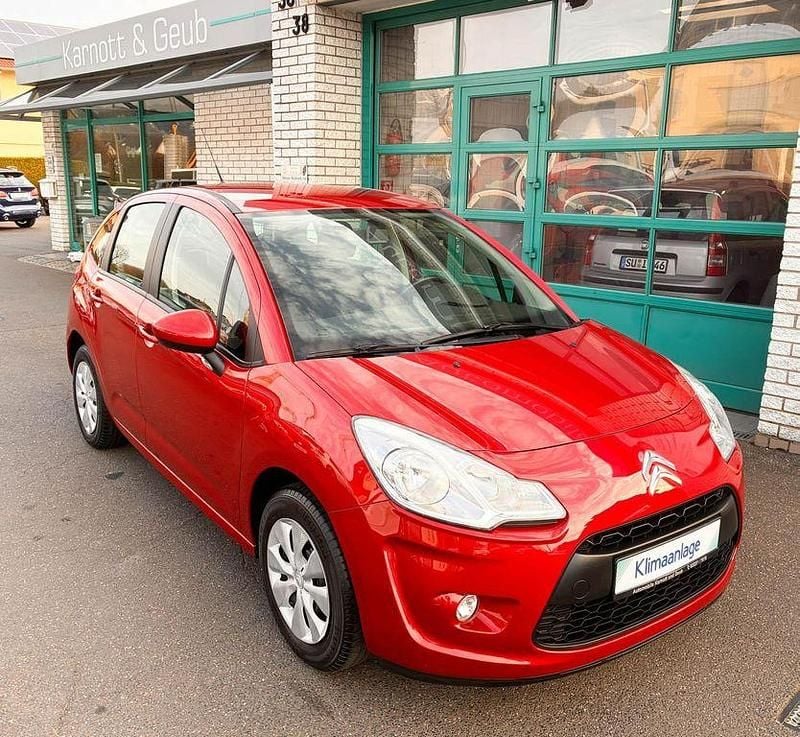 Gebraucht Citroën C3 Tendance 73 PS (53 kW) 2010 Rot Limousine