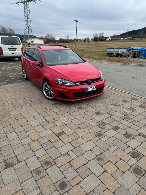 Rot Gebraucht 2016 VW Golf VII GTD Kombi | 15.990 € (Fairer Preis) - Bild 1/2