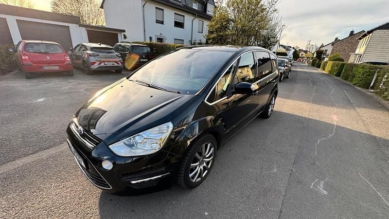 Second-hand Ford S-MAX Titanium 163 CP (119 kW) 2013 Negru Monovolum