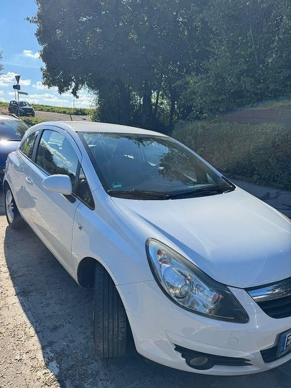 Weiß Gebraucht 2009 Opel Corsa Edition Kleinwagen | 1.700 € (Guter Preis) - Bild 1/4