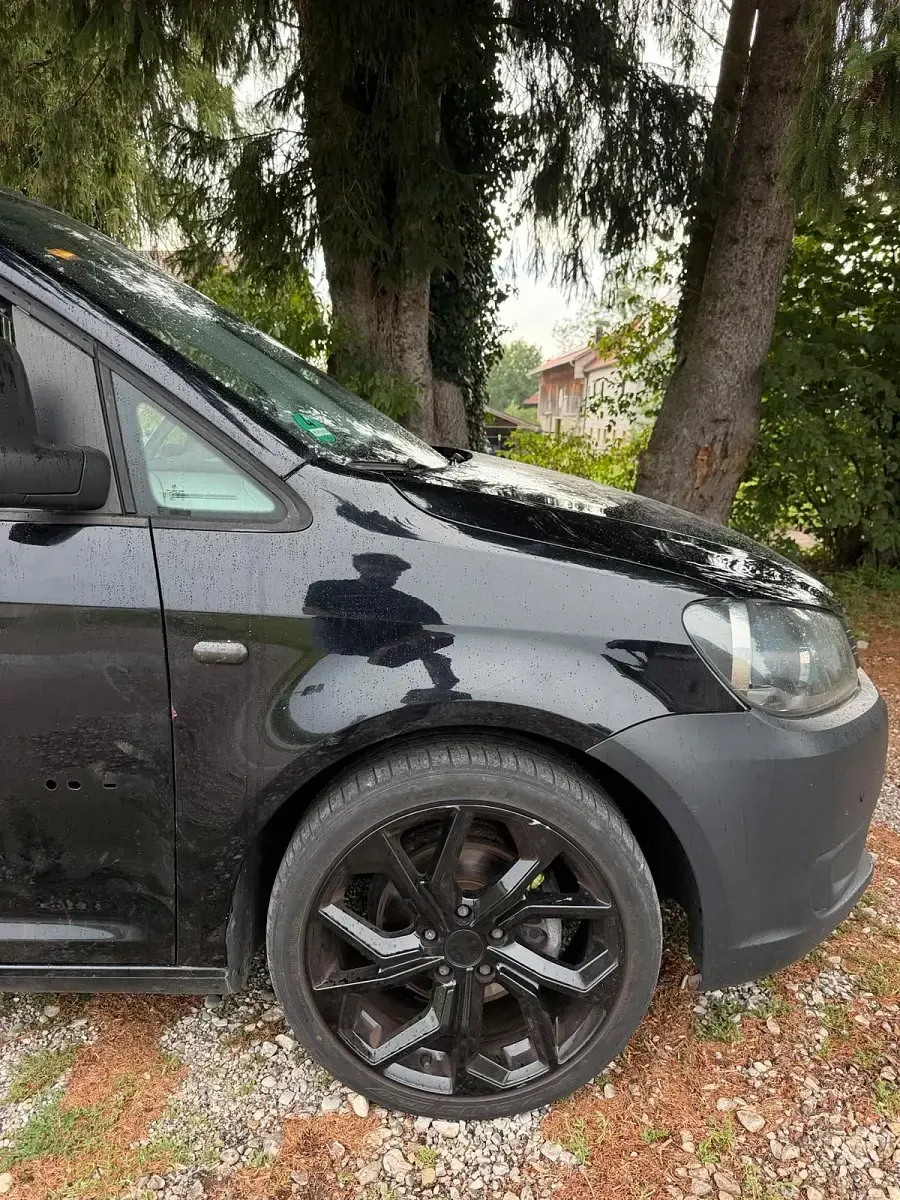 Gebraucht VW Caddy 108 PS (79 kW) 2013 Schwarz Van / Kleinbus