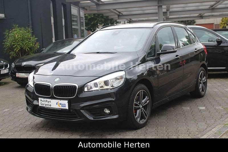 Black sapphire metallic Gebraucht 2018 BMW 218 Van / Kleinbus | 15.690 € (Etwas zu teuer) - Bild 1/4