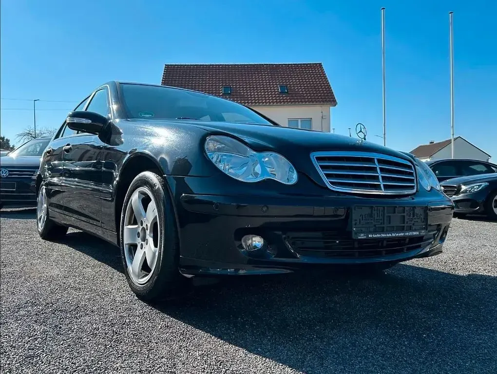 Gebraucht Mercedes C180 143 PS (105 kW) 2007 Schwarz Limousine