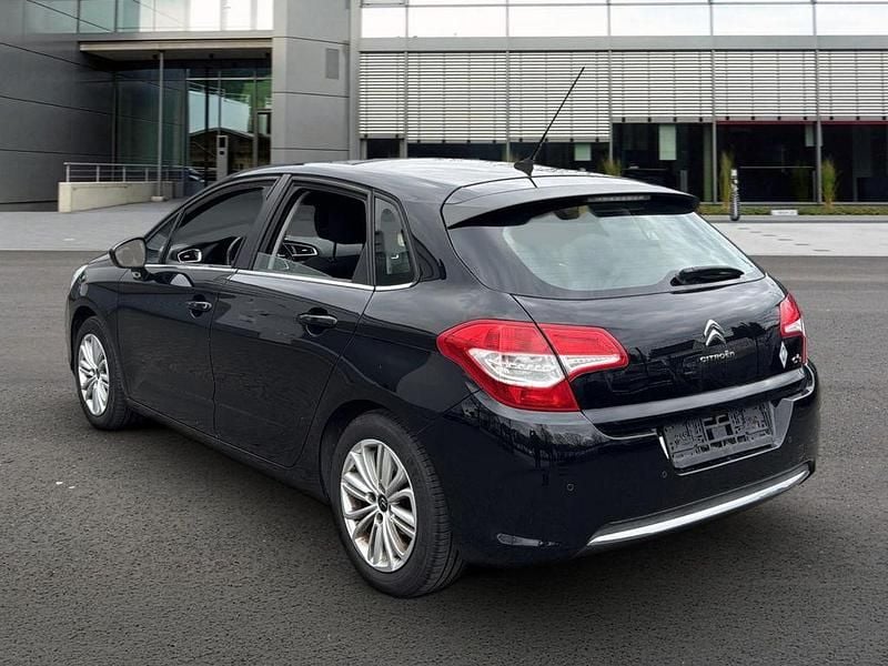 Gebraucht Citroën C4 Tendance 120 PS (88 kW) 2014 Schwarz Limousine