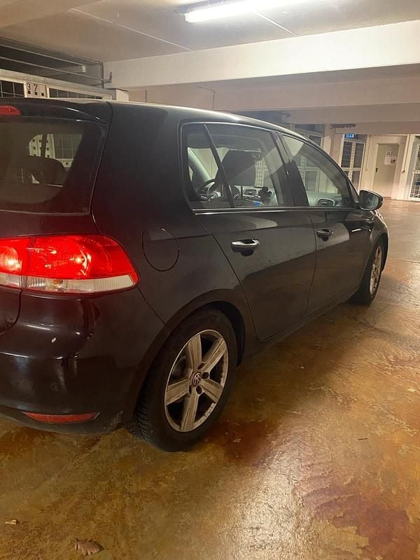 Gebraucht VW Golf VII 80 PS (58 kW) 2012 Schwarz Kleinwagen