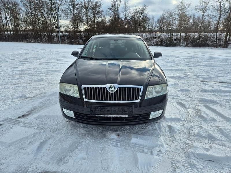 Schwarz Gebraucht 2004 Skoda Octavia Limousine | 3.199 € (Fairer Preis) - Bild 1/4