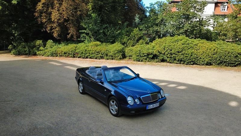 Blau Gebraucht 2000 Mercedes CLK230 Cabrio | 2.800 € (Superpreis) - Bild 1/4