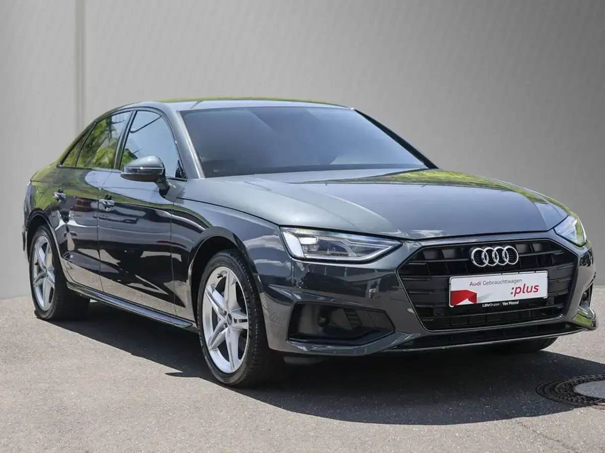Gebraucht Audi A4 Advanced 204 PS (150 kW) 2022 Manhattangrau metallic Limousine