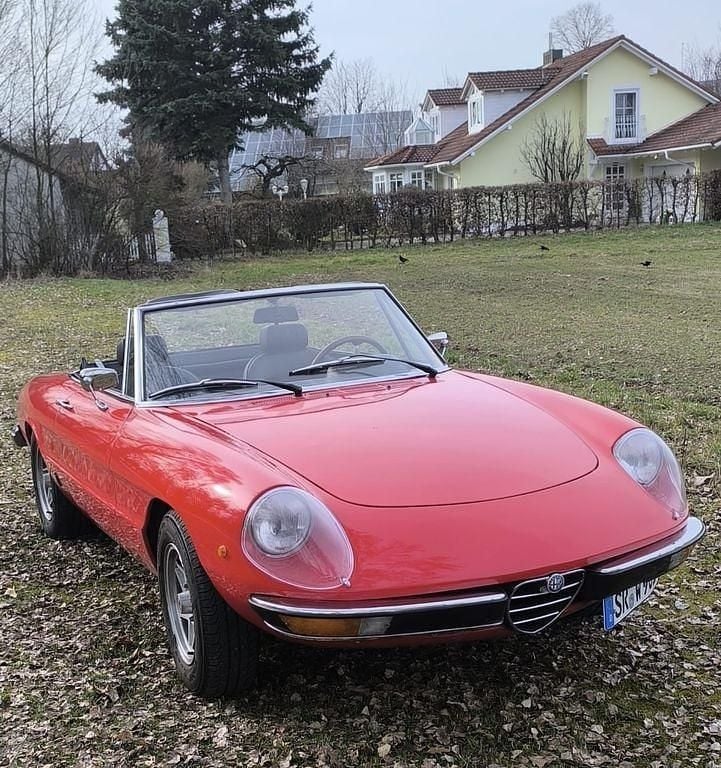 Gebraucht Alfa Romeo Spider 103 PS (75 kW) 1976 Rot Cabrio