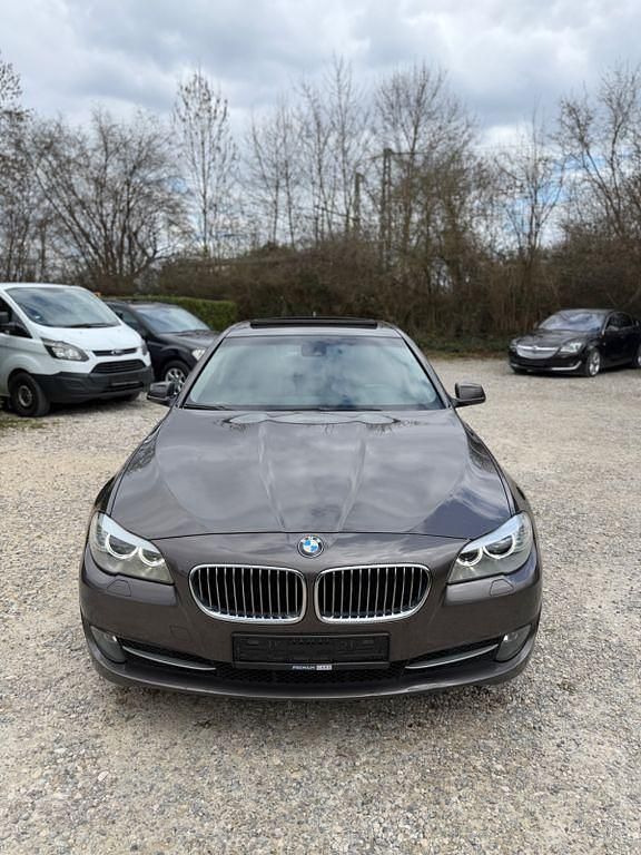 Gebraucht BMW 530 Sport Line 258 PS (189 kW) 2012 Braun Kombi