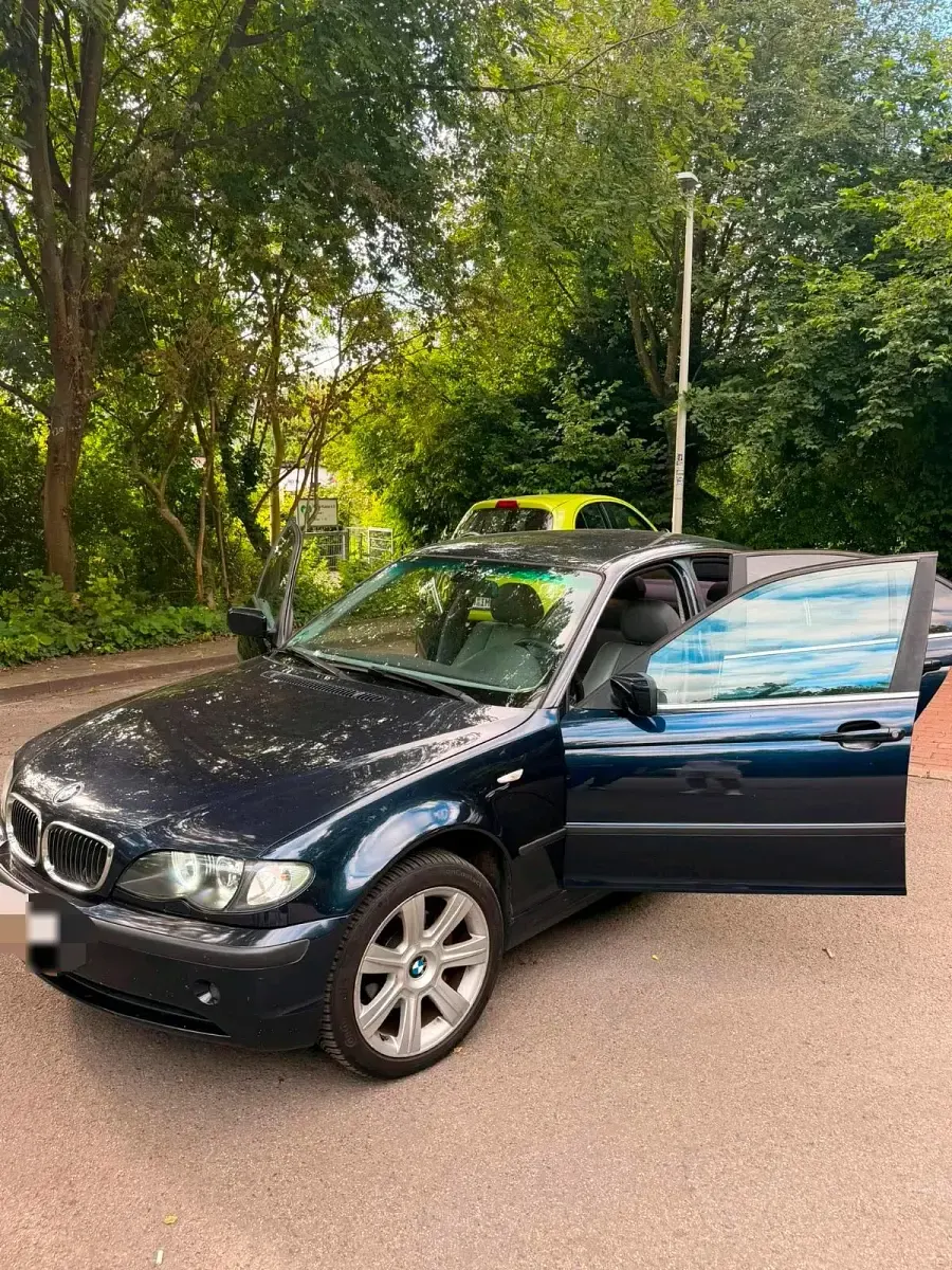 Gebraucht BMW 320 170 PS (125 kW) 2003 Blau Limousine