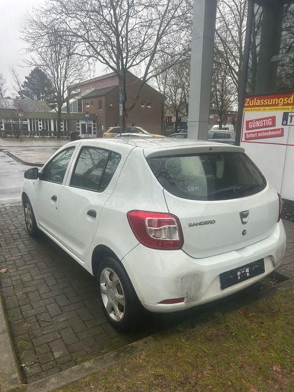 Gebraucht Dacia Sandero 72 PS (52 kW) 2013 Weiß Limousine