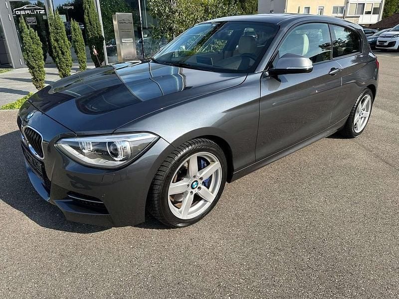 Grau Gebraucht 2013 BMW M135 Kleinwagen | 16.500 € (Superpreis) - Bild 1/4