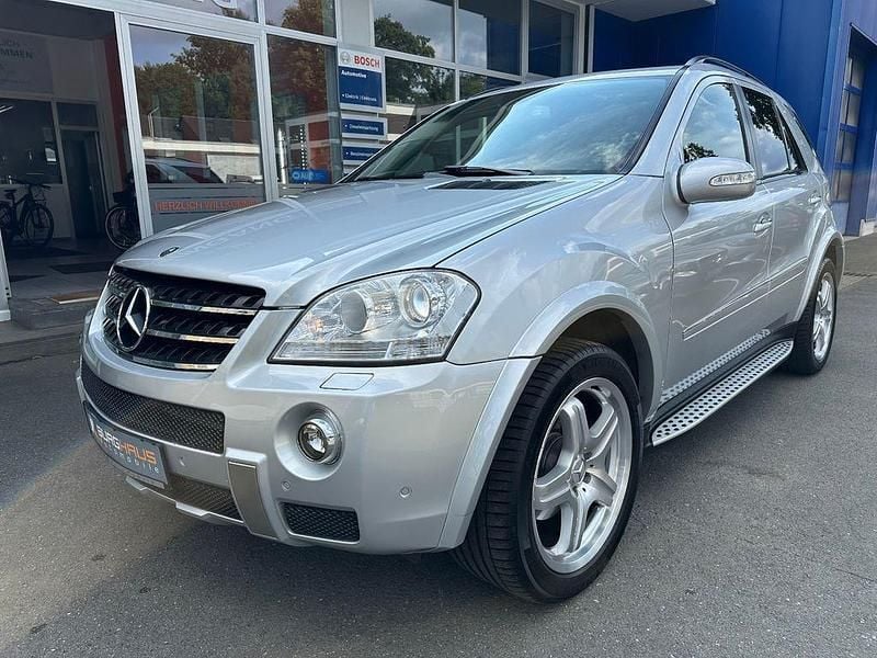 Iridiumsilber Gebraucht 2007 Mercedes ML320 AMG SUV | 21.990 € - Bild 1/4
