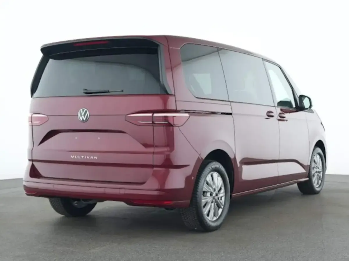 Second-hand VW Multivan Life 150 CP (110 kW) 2025 Monovolum