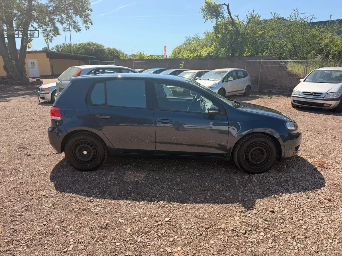Gebraucht VW Golf VI Trendline 110 PS (80 kW) 2009 Blau Kleinwagen