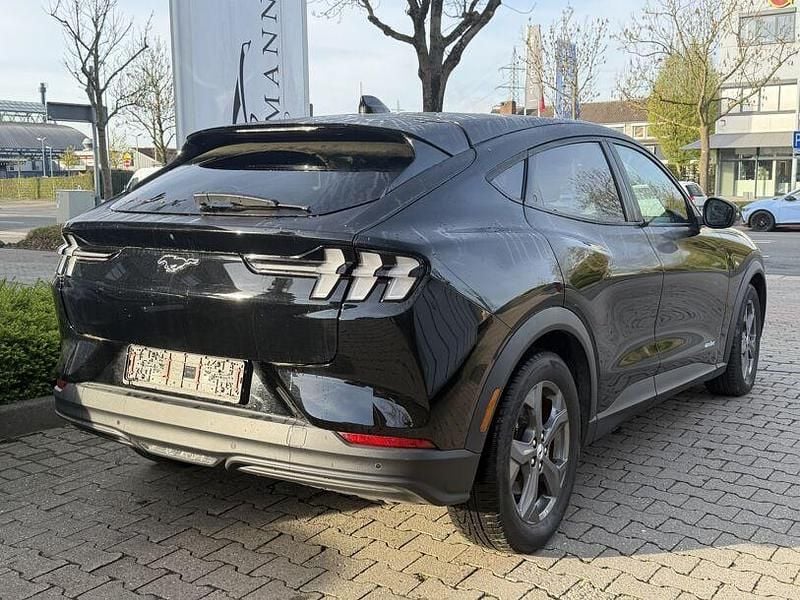 Gebraucht Ford Mustang Mach-E Basis 197 kW (269 PS) 2022 Iridiumschwarz metallic SUV