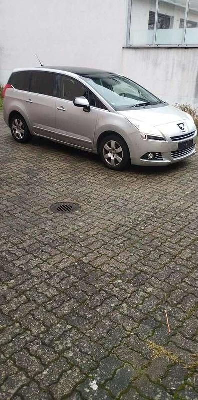 Gebraucht Peugeot 5008 Active 114 PS (83 kW) 2012 Kombi