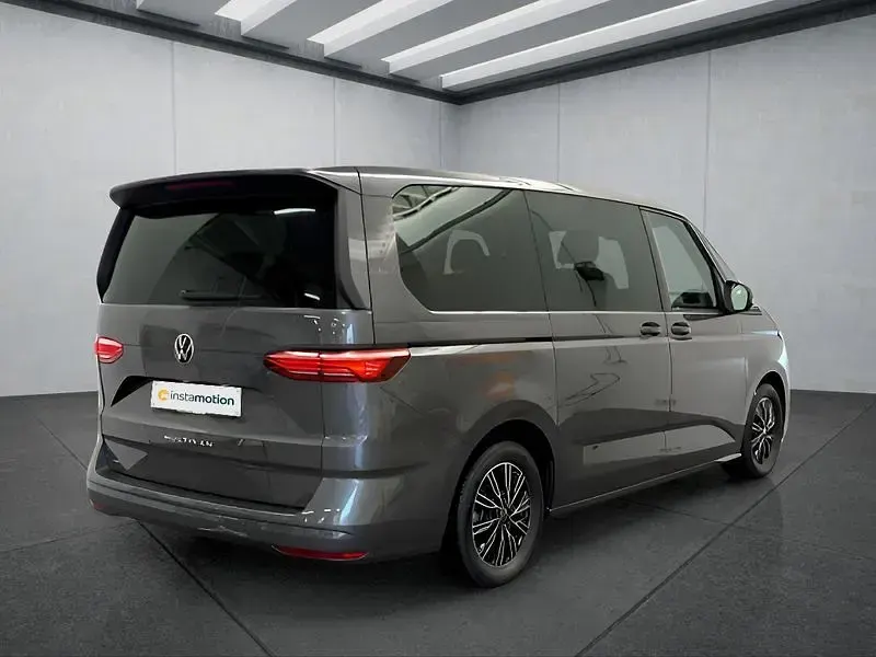 Usata VW Multivan 150 CV (110 kW) 2024 Grigio Monovolume