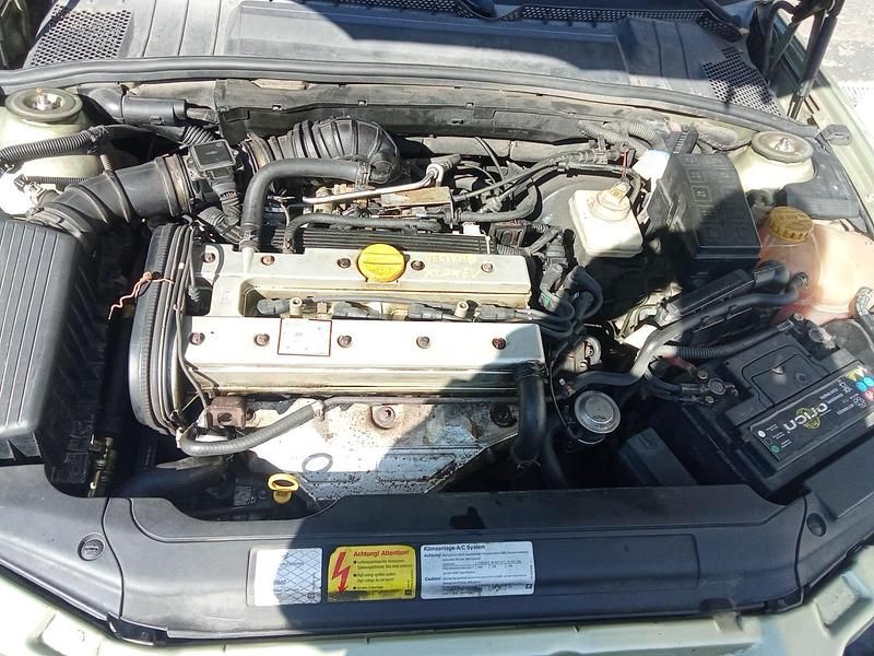 Gebraucht Opel Vectra 136 PS (100 kW) 1996 Grün Limousine