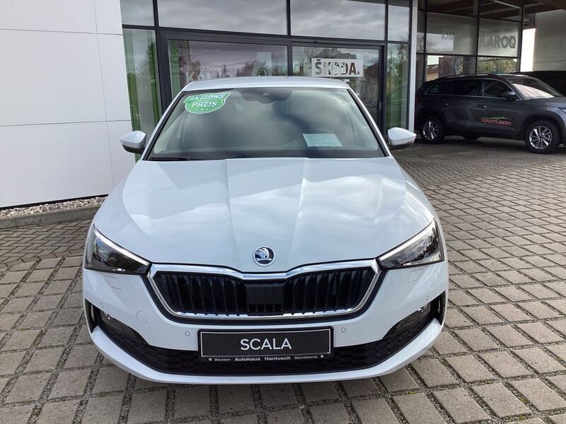 Gebraucht Skoda Scala Tour 150 PS (110 kW) 2024 Weiß Kleinwagen