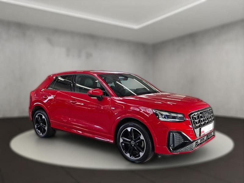Gebraucht Audi Q2 S-Line 150 PS (110 kW) 2022 Rot metallic SUV