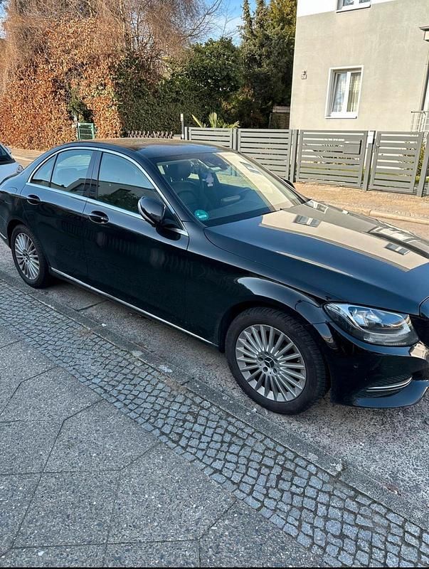Schwarz Gebraucht 2015 Mercedes C180 Avantgarde Limousine | 16.000 € (Fairer Preis) - Bild 1/4