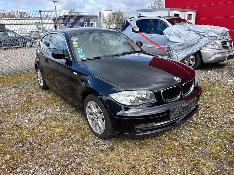Gebraucht BMW 116 116 PS (85 kW) 2011 Schwarz Kleinwagen