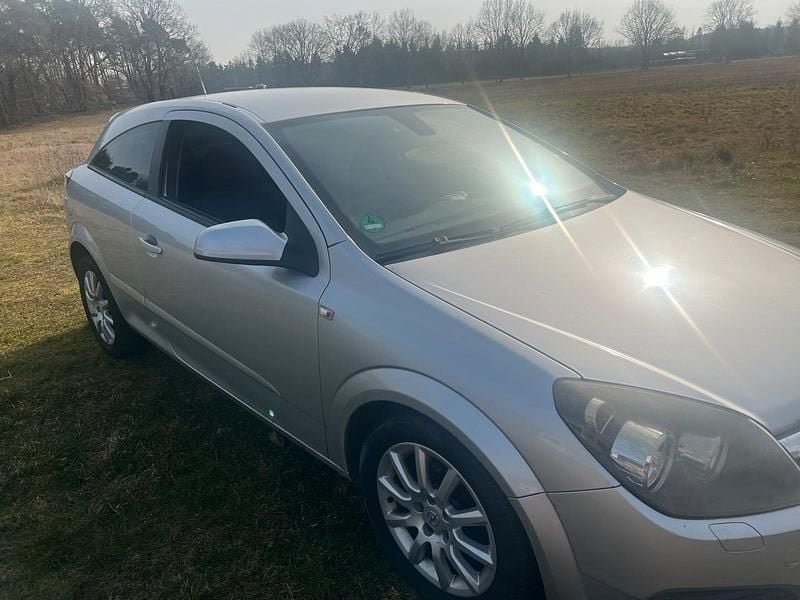 Gebraucht Opel Astra GTC 90 PS (66 kW) 2008 Silber Coupé