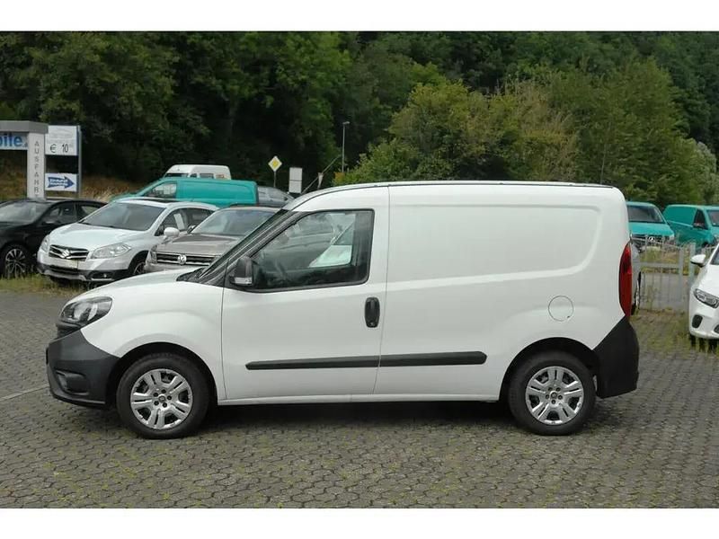Gebraucht Fiat Doblò 95 PS (69 kW) 2019 Weiss Van / Kleinbus