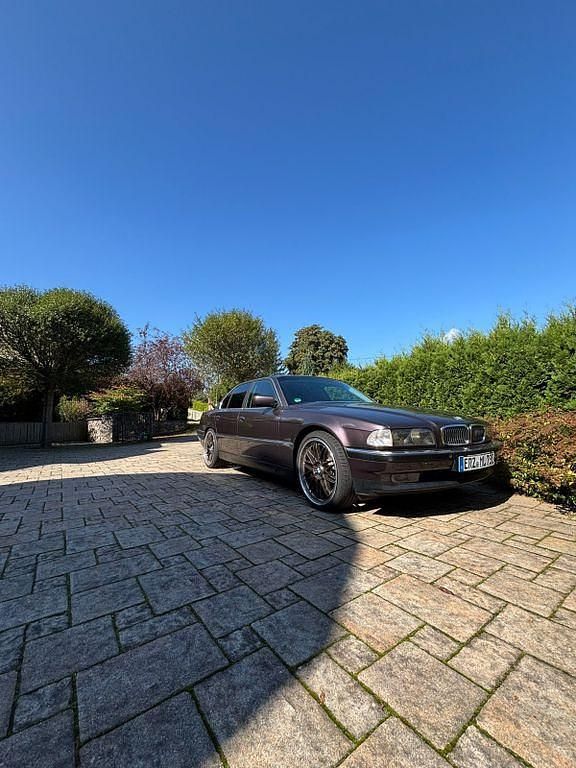 Gebraucht BMW 730 218 PS (160 kW) 1995 Violet Limousine