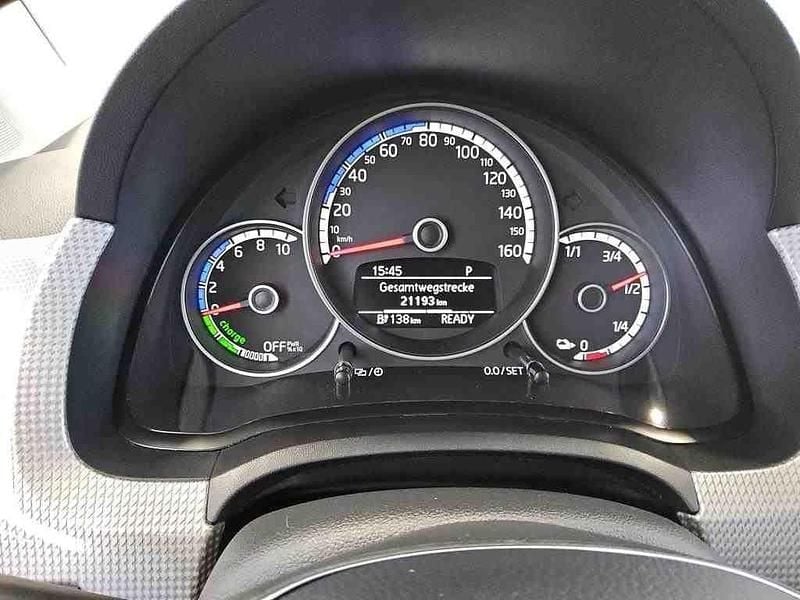 Second-hand VW e-up! Style 61 kW (83 CP) 2022 Argintiu Hatchback