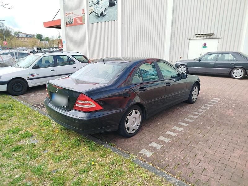 Gebraucht Mercedes C220 110 PS (80 kW) 2005 Schwarz Limousine