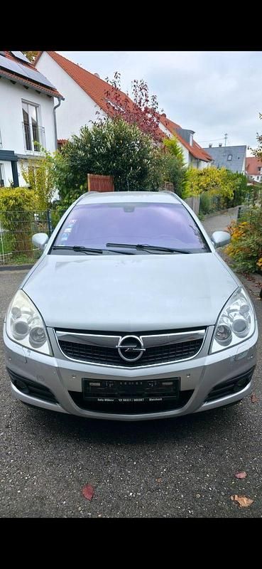 Silber Gebraucht 2008 Opel Vectra Kombi | 2.600 € (Etwas zu teuer) - Bild 1/4