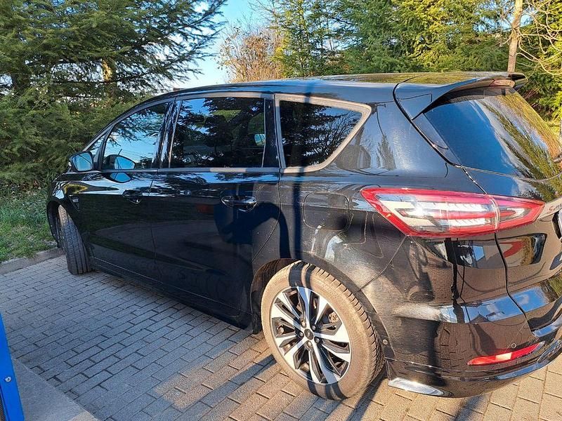 Schwarz Gebraucht 2019 Ford S-MAX ST-Line Van / Kleinbus | 15.400 € (Teuer) - Bild 1/4