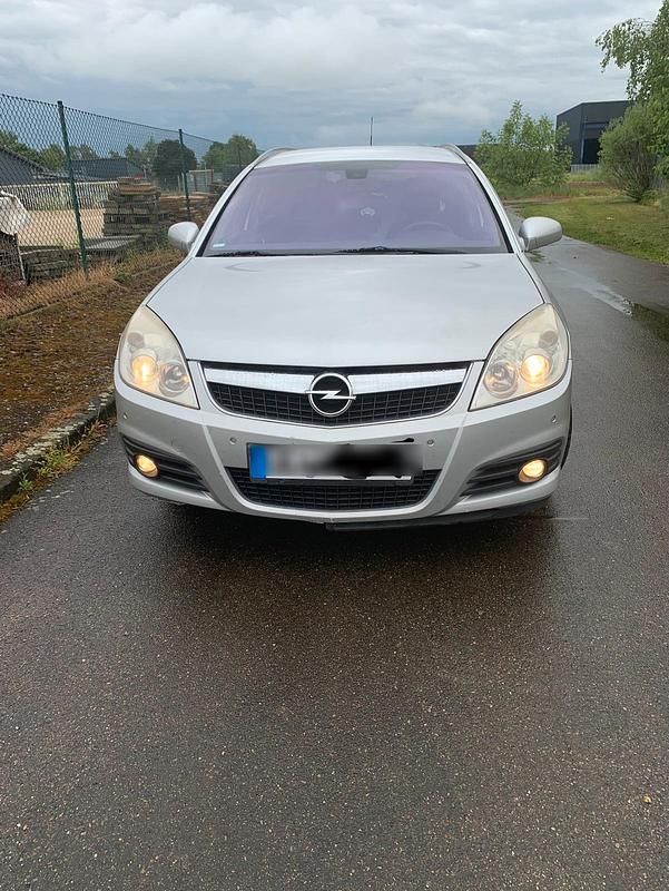Silber Gebraucht 2005 Opel Vectra Kombi | 2.850 € (Etwas zu teuer) - Bild 1/4