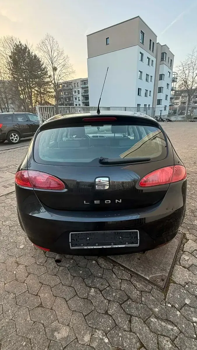 Second-hand Seat Leon 105 CP (77 kW) 2006 Negru Hatchback