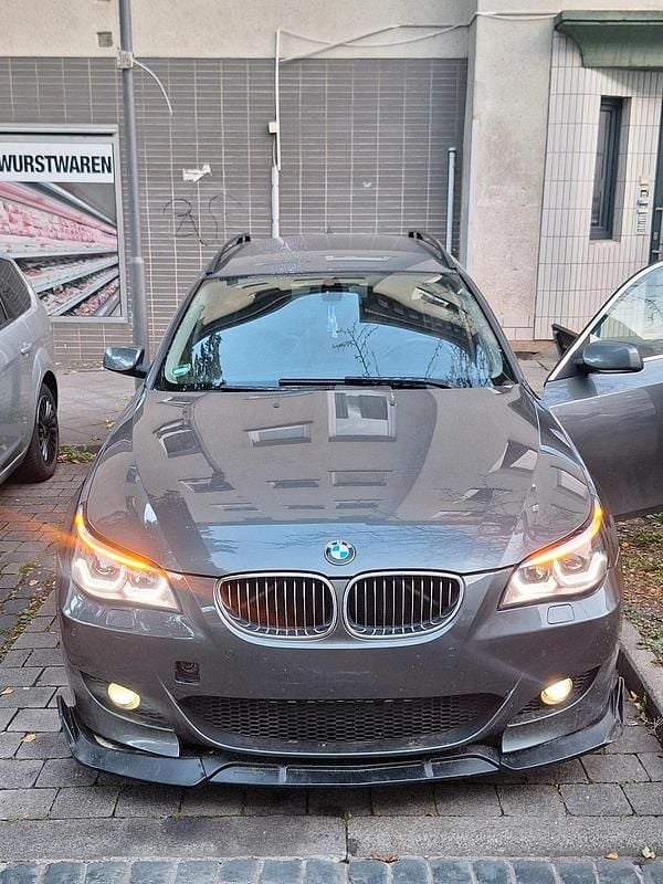 Gebraucht BMW 525 177 PS (130 kW) 2025 Silber Kombi